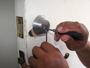 How To Unlock A Door With A Hole