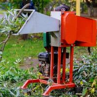 How to build a small wood chipper